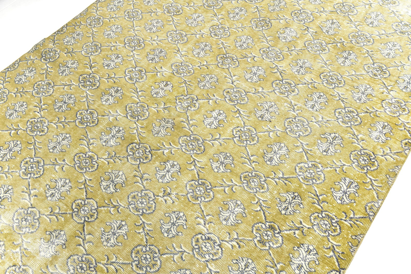 5'10'' x 9'7'' Turkish Vintage Runner Rug - 24639 - 6