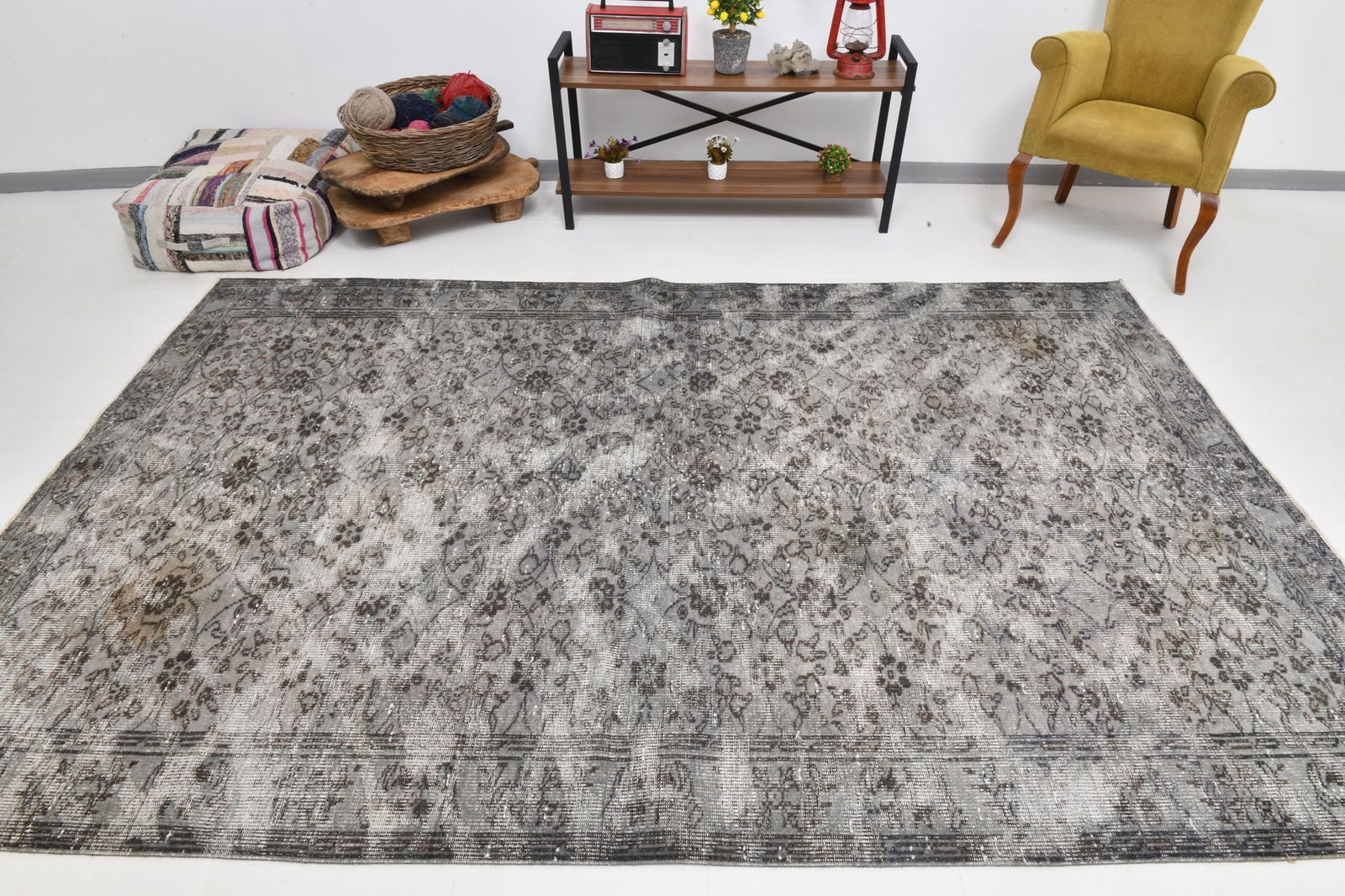 6'6'' x 10'0'' Handmade Vintage Wool Rug - 22142 - 3