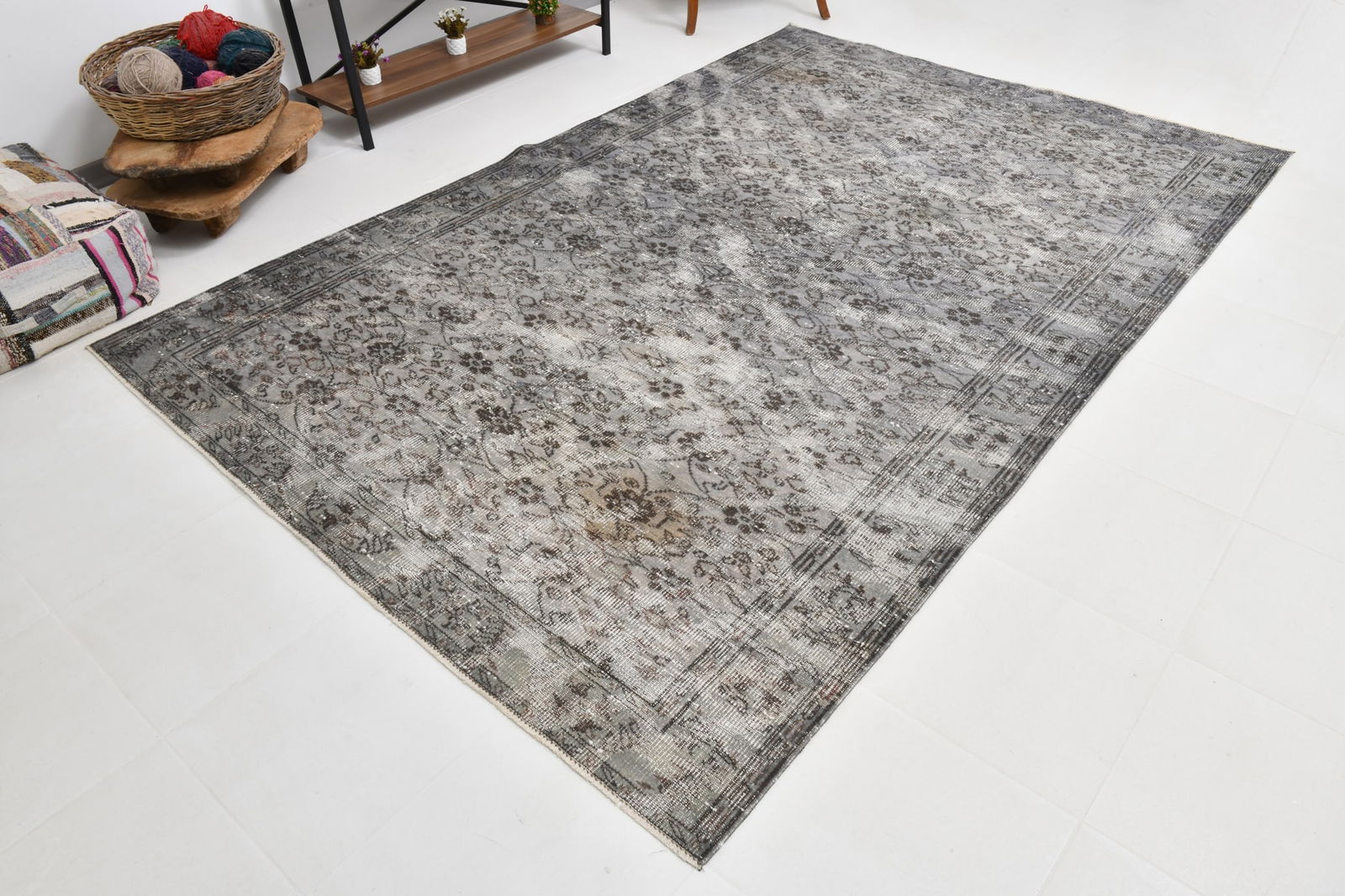 6'6'' x 10'0'' Handmade Vintage Wool Rug - 22142 - 4