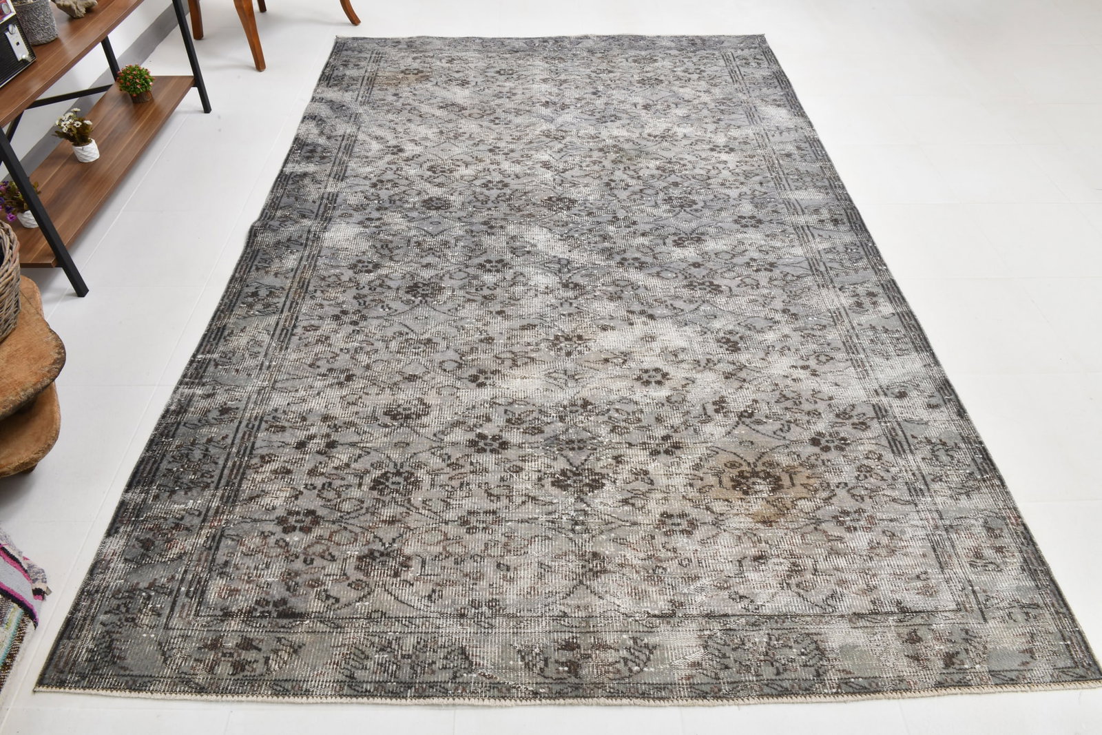 6'6'' x 10'0'' Handmade Vintage Wool Rug - 22142 - 5