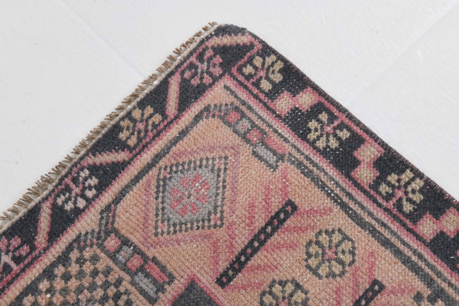 4'4'' x 7'1'' Turkish Vintage Runner Rug - 20988 - 10