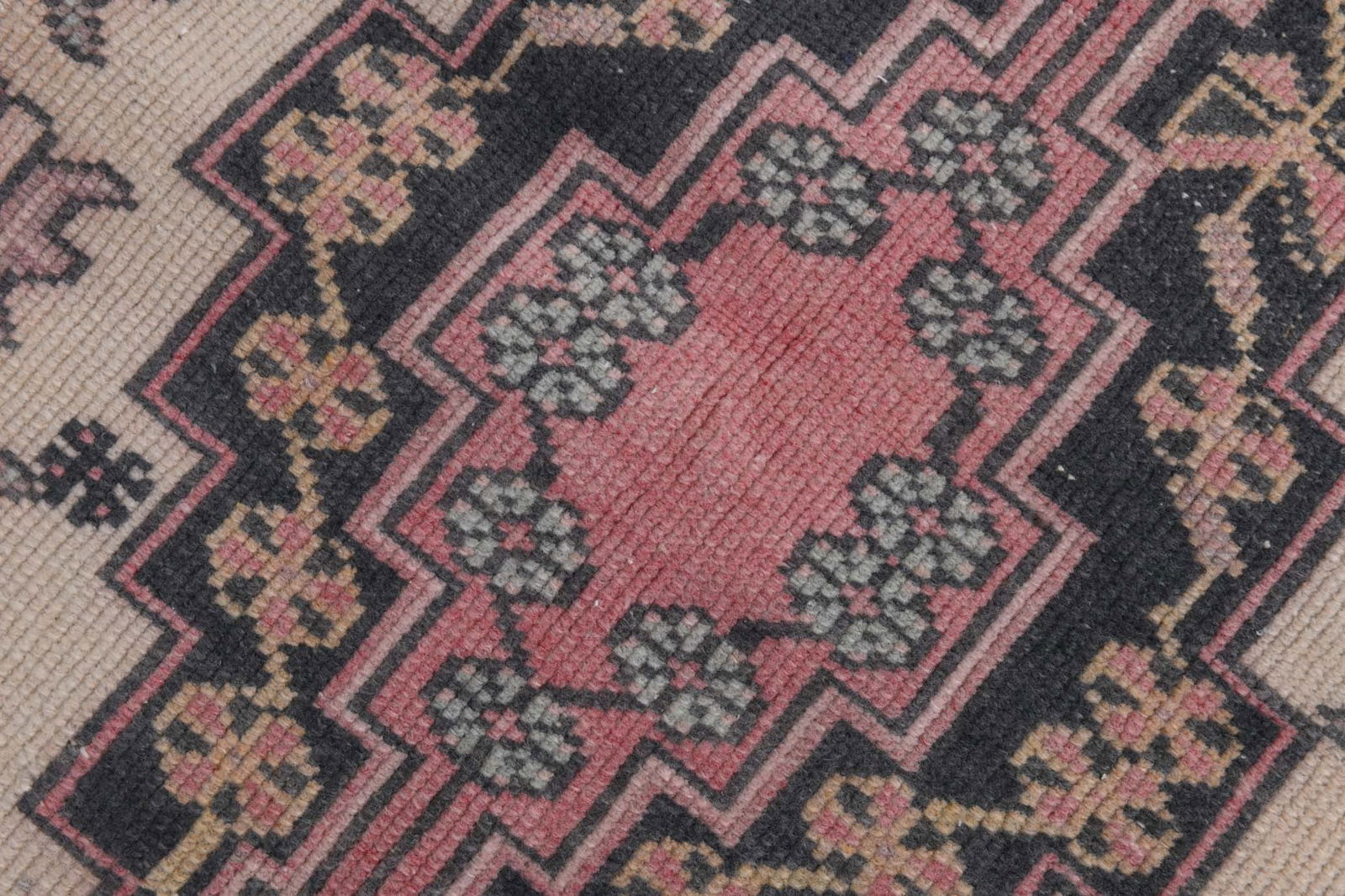 4'4'' x 7'1'' Turkish Vintage Runner Rug - 20988 - 7