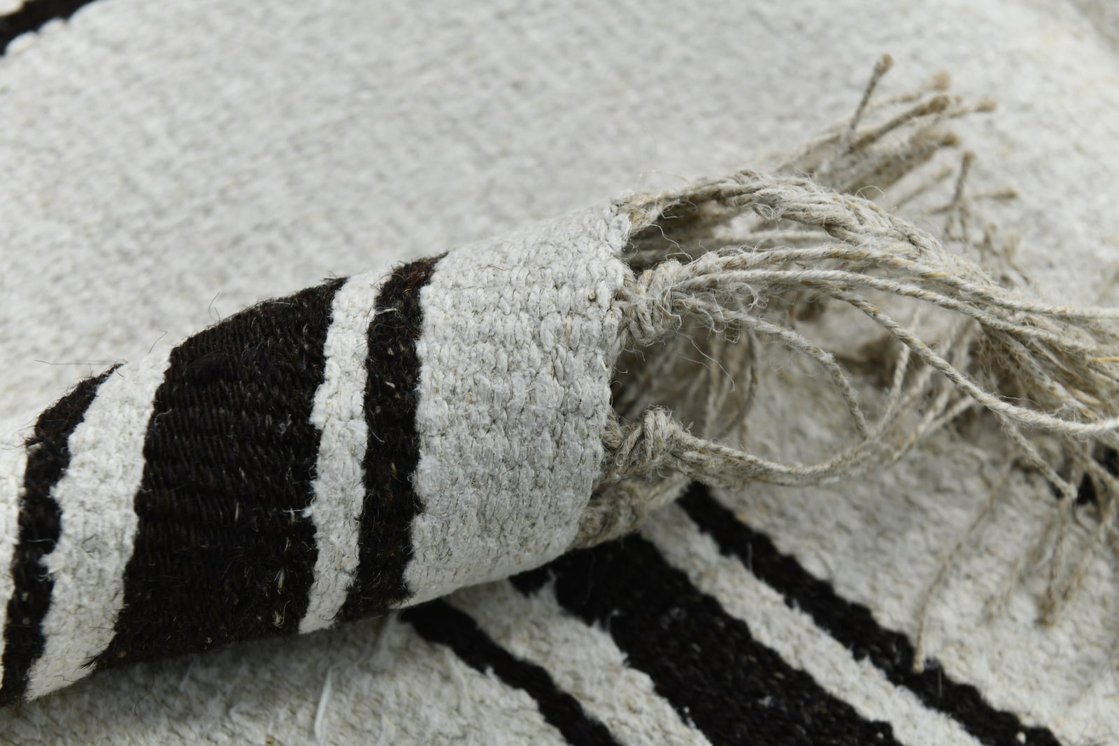 5'2'' x 8'1'' Turkish Vintage Hemp Rug - 1628 - 17