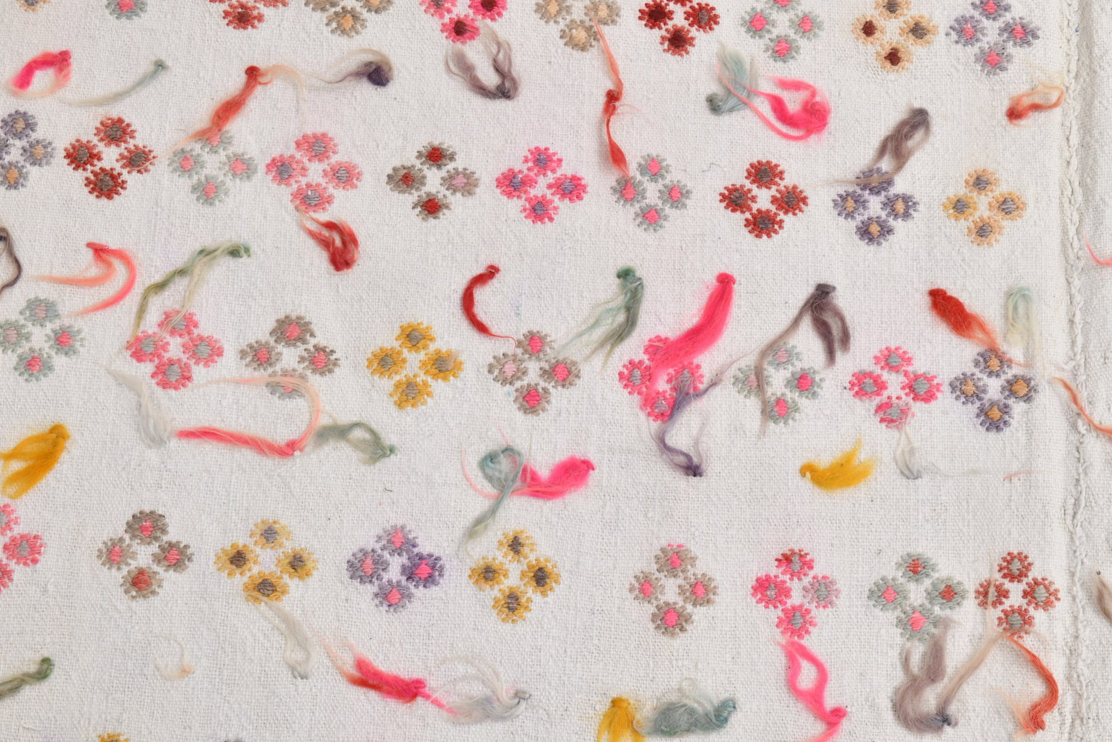 5'3'' x 8'3'' Handmade Vintage Wool Rug - 2237 - 10