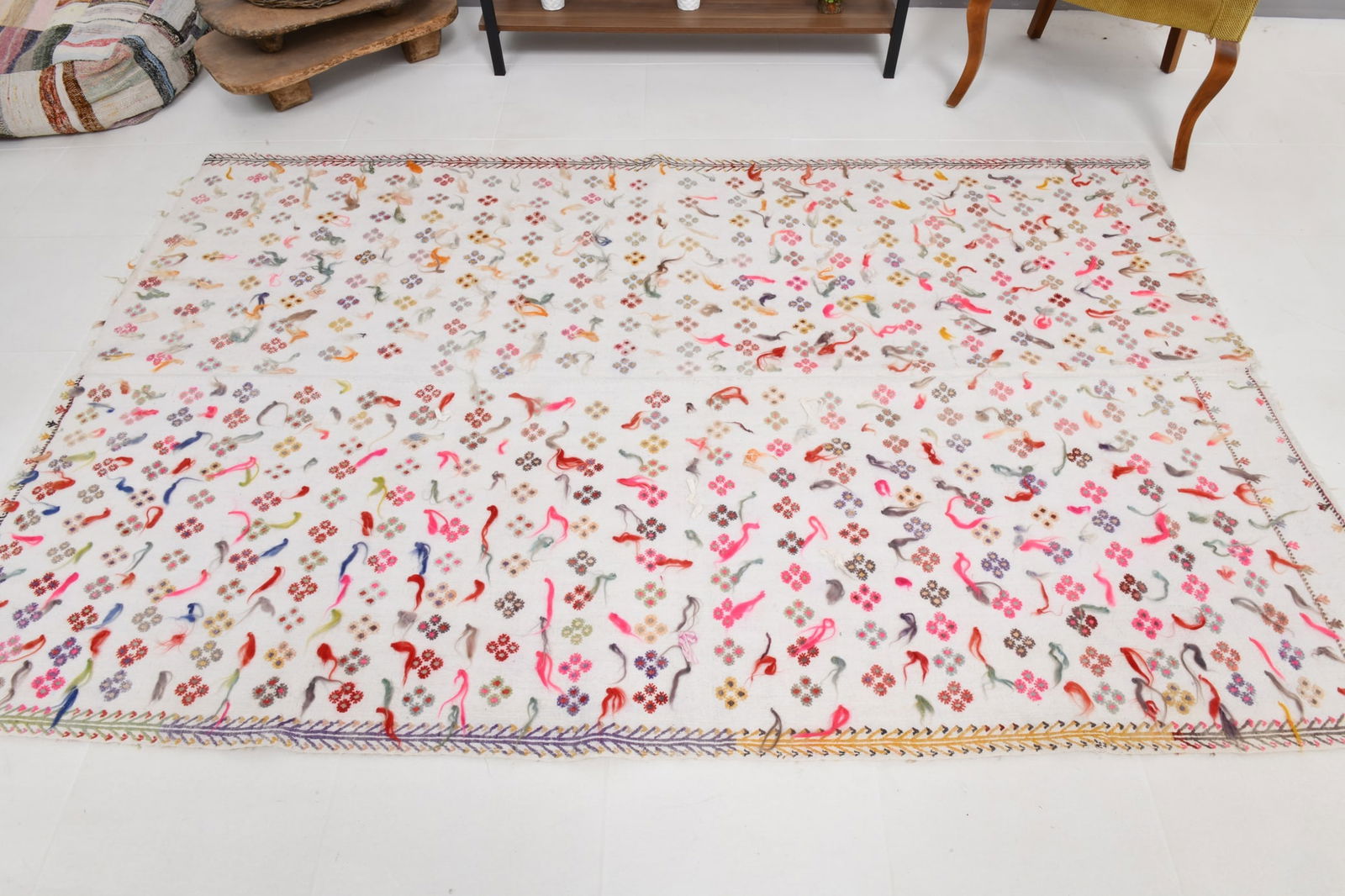 5'3'' x 8'3'' Handmade Vintage Wool Rug - 2237 - 3