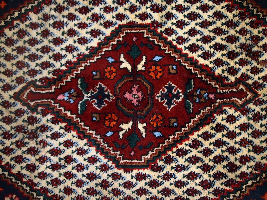 Handmade vintage Persian Hamadan rug 5.7' x 7.9' (175cm x 240cm) 1970s - 5
