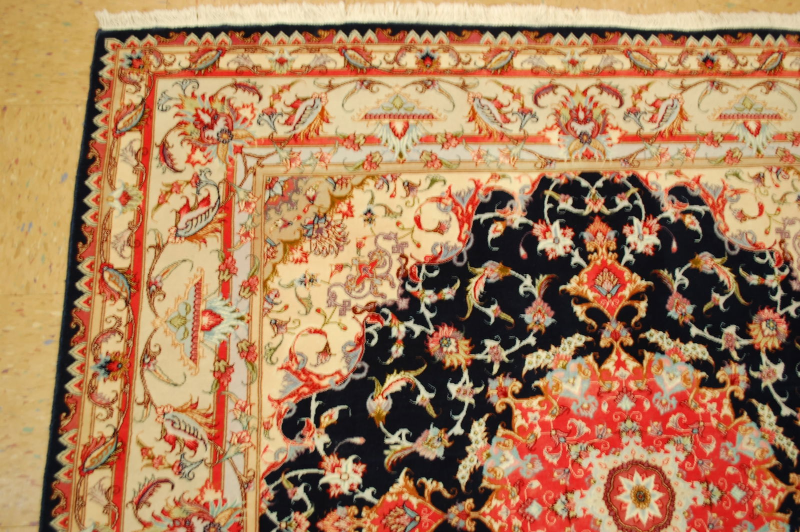 PERSIAN TABRIZ RUG 5' X 5' - 6