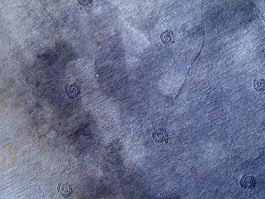 Handmade vintage Tibetan Khaden rug 5.7' x 7.7' (173cm x 235cm) 1970s - 5