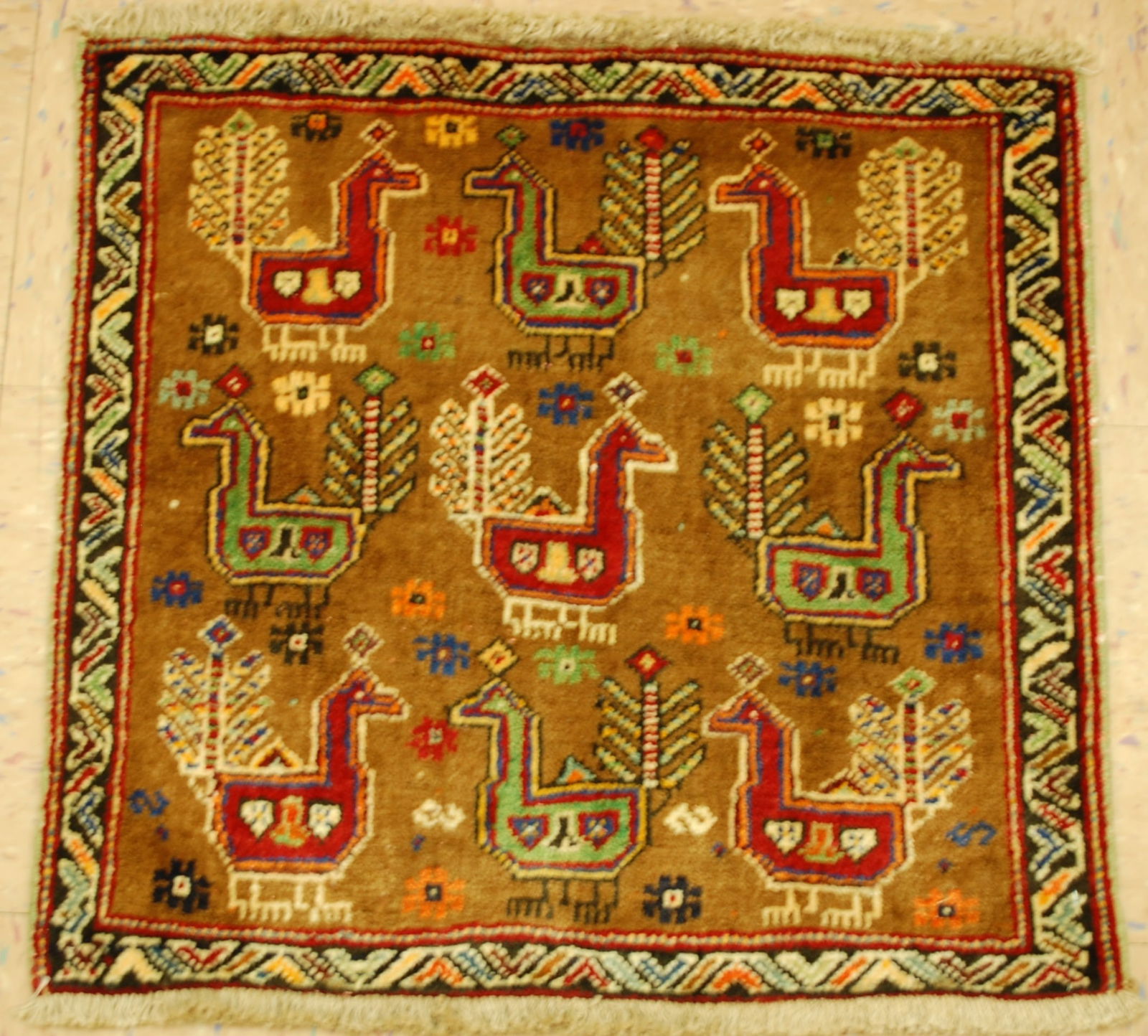 PERSIAN SHRAZ RUG 1'11" x 2': Title: PERSIAN SHRAZ RUG 1'11" x 2'Description:OLD, ANTIQUE HIGHLY DETAILED DESIGN SHIRAZ QASHKAI NOMADIC RUG ( with size of 1'11" x 2' Highly detailed design ....Natural dye wool ..Colors including