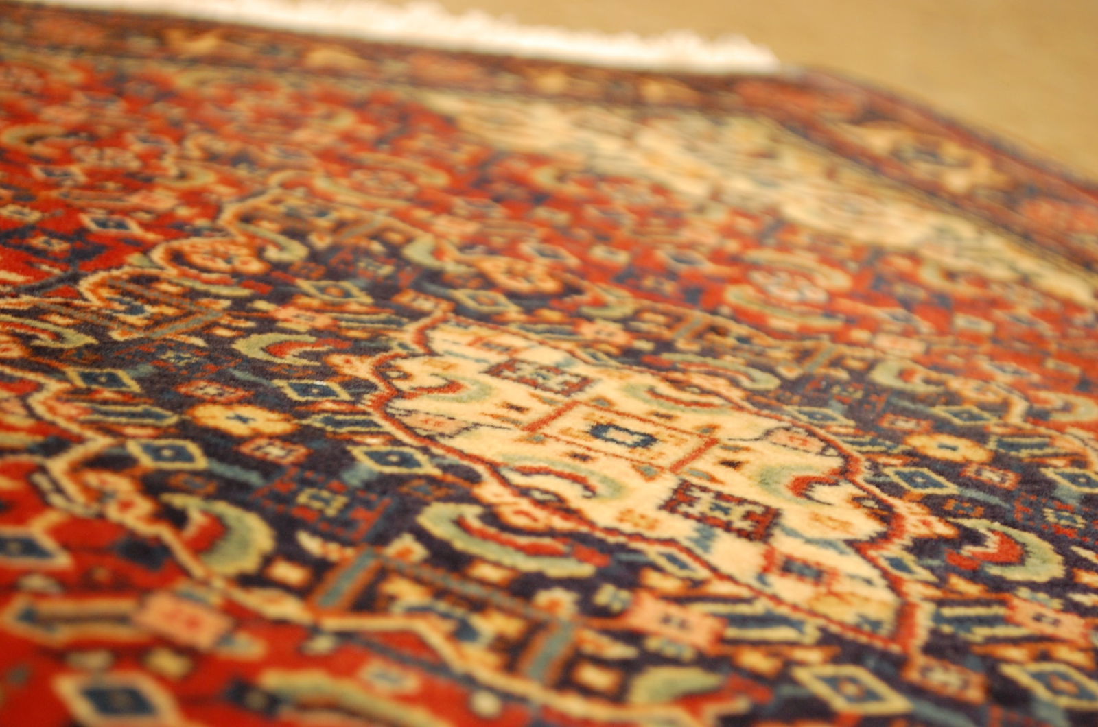 Persian SAROUK RUG 2'2" X 2'8" - 8