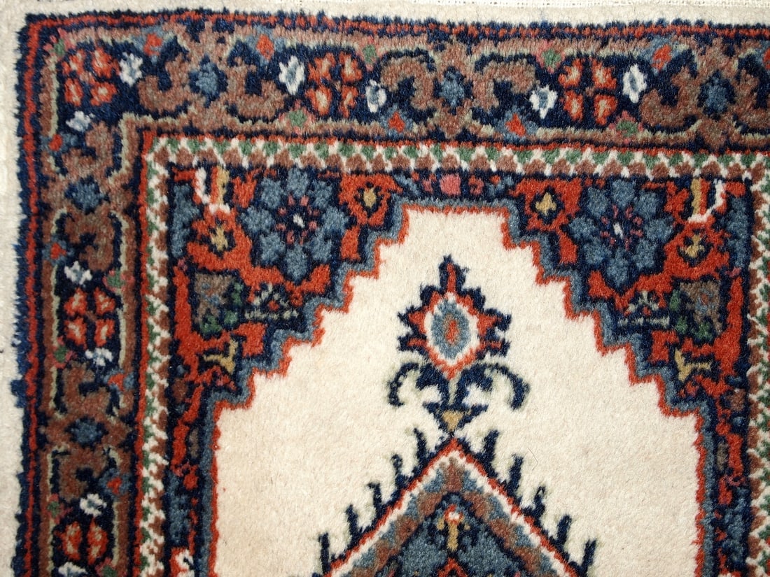 Handmade vintage Persian Hamadan rug 1.3' x 1.9' (41cm x 59cm) 1970s - 2