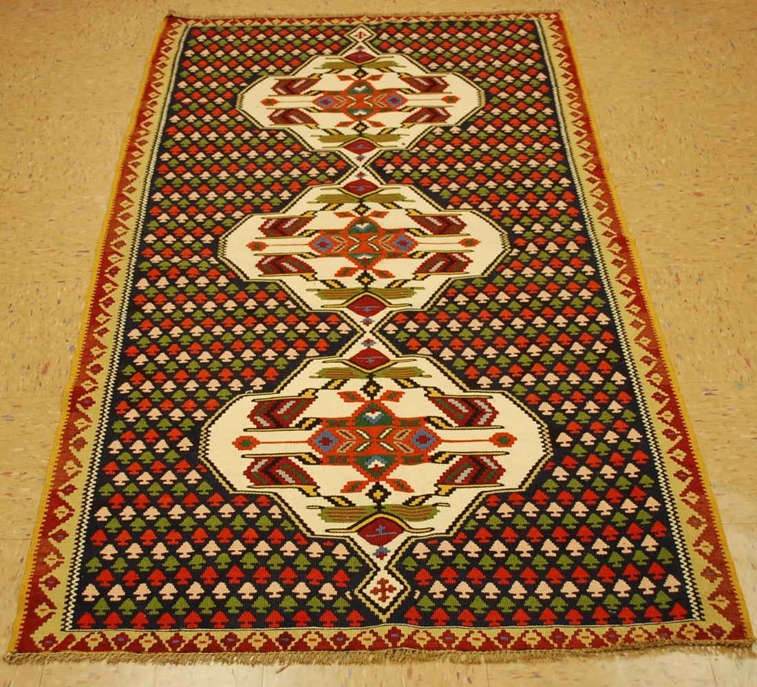 Persian sennah Kilim 3'5" X 6'1": Title:Persian sennah Kilim 3'5" X 6'1" Description:Old,antique highly detailed fine p-sennah kilim oriental rug....Very fine woven...High kpsi......With exact size of 3'5" x 6'1" allover detailed