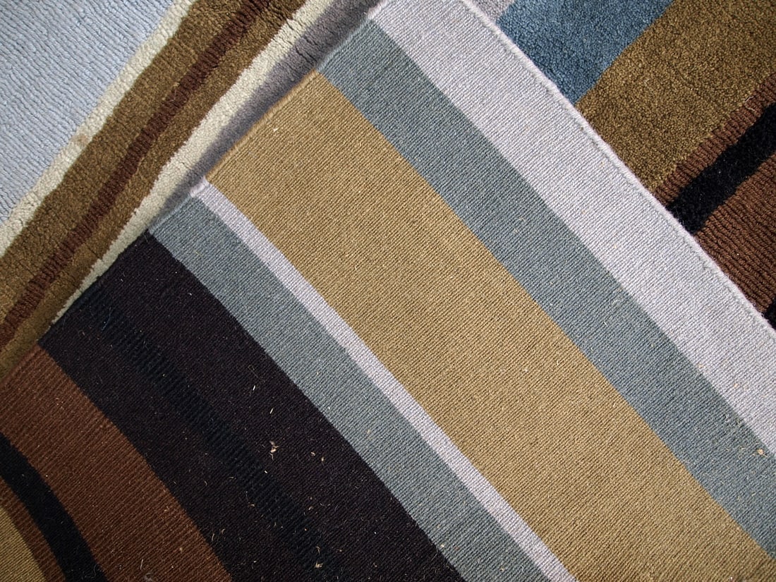 Handmade vintage Indian Modern rug 5.6' x 7.9' (171cm x 241cm) 1980s - 11