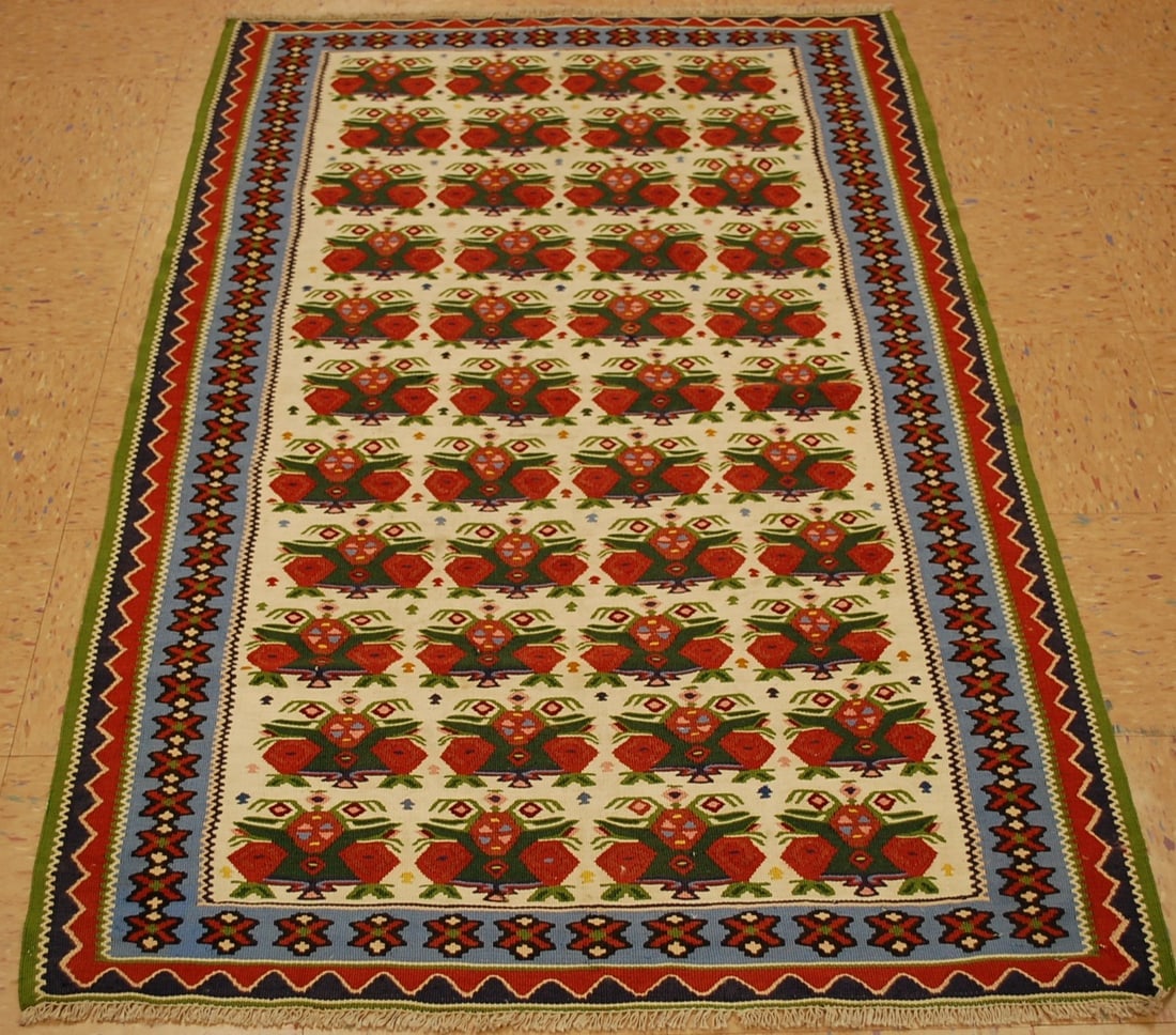 Persain SENNAH KILIM 3'4" x 5'5": Title: Persain SENNAH KILIM 3'4" x 5'5" Description:old ANTIQUE HIGHLY DETAILED FINE SENNAH KILIM RUG....Very fine woven...HIGH KPSI......with exact size of 3'4" x 5'5" Allover detailed design