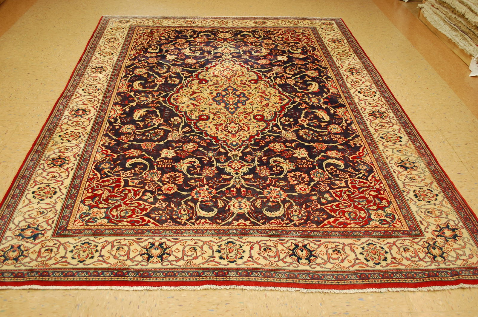 Persain SARUK RUG 7x9.9: Title: Persain SARUK RUG 7x9.9Description:ANTIQUE FINE QUALITY HIGH KPSI SARUK RUG size is a unique 7' x 9' 9" Highly detailed design pattern over a Royal Blue background with many wonderful colors