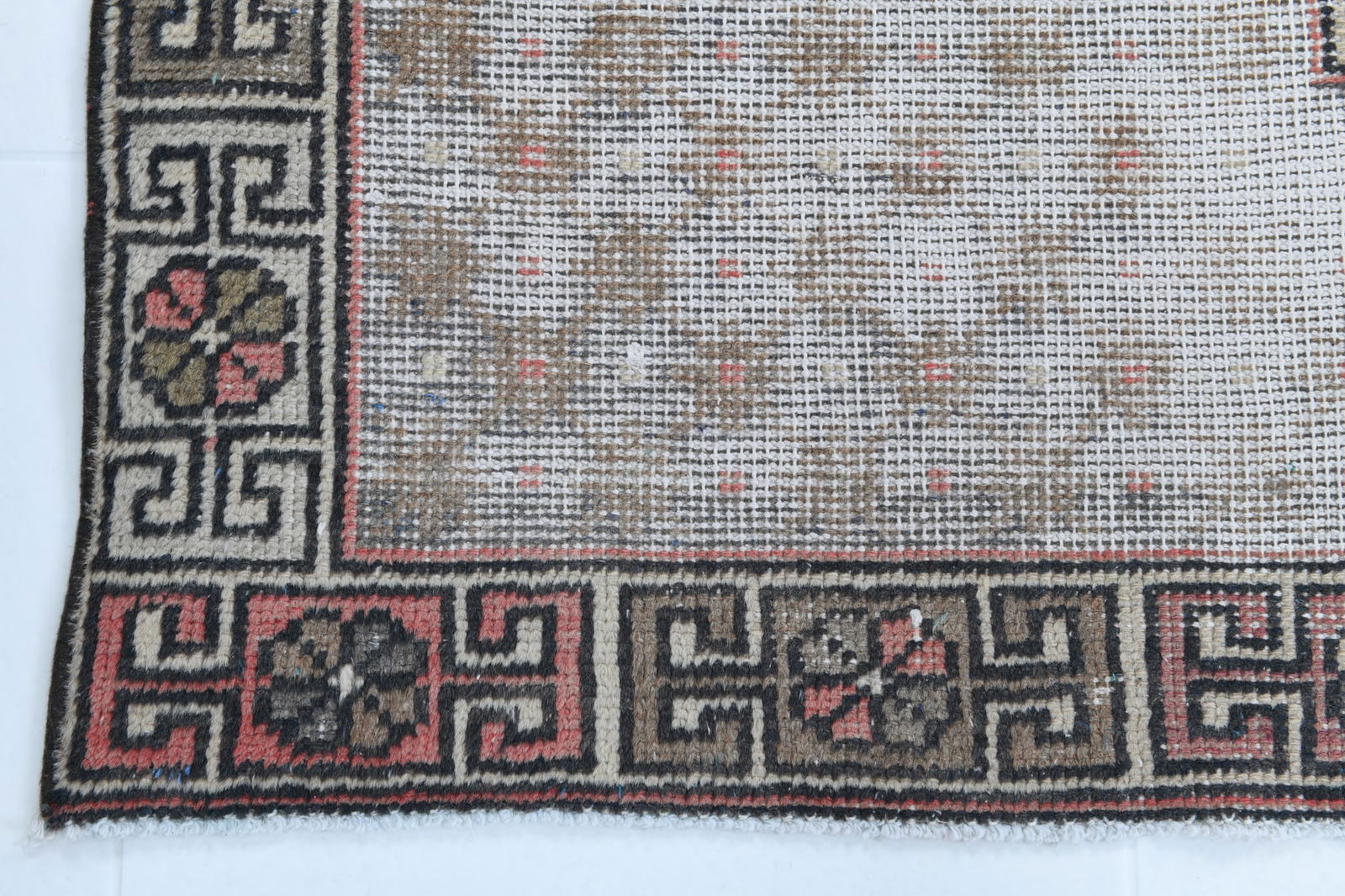 4'2'' x 8'9'' Turkish Rug - 1332 - 10