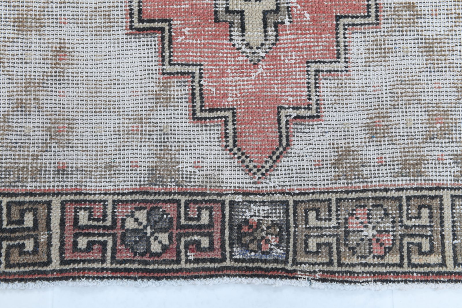 4'2'' x 8'9'' Turkish Rug - 1332 - 11