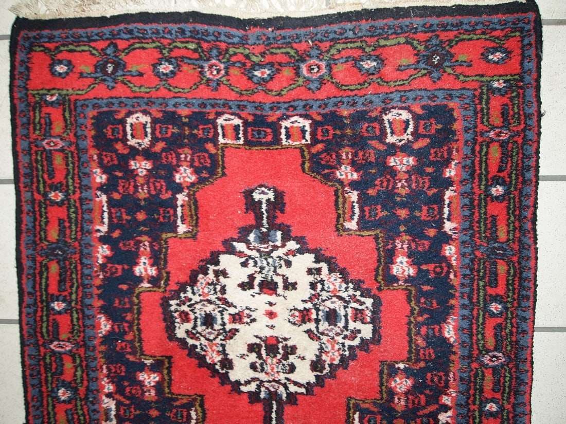 Handmade vintage Persian Hamadan rug 2.2' x 4.5' (69cm x 136cm) 1970s - 2
