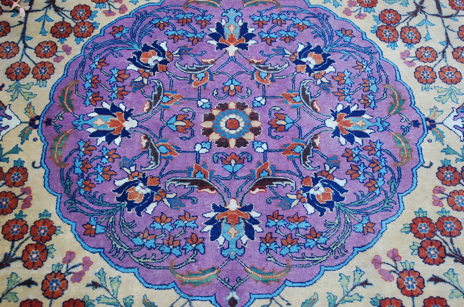 PersianTABRIZ RUG 7'5" x 10' - 9