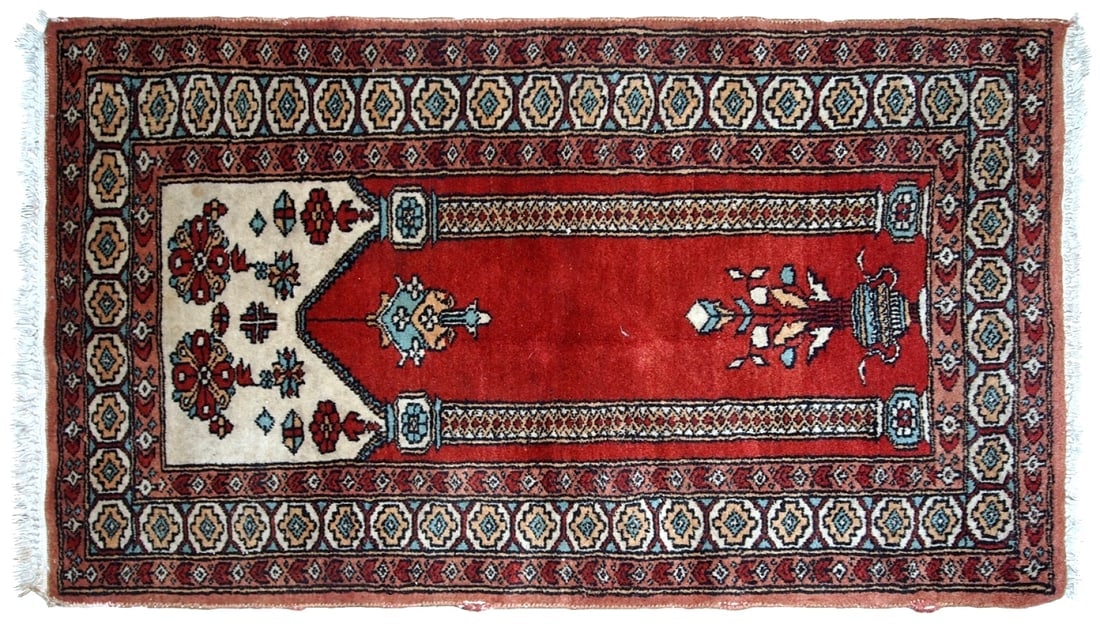 Handmade vintage prayer Turkish Konya rug 2' x 3' (62cm x 92cm) 1970s - 2