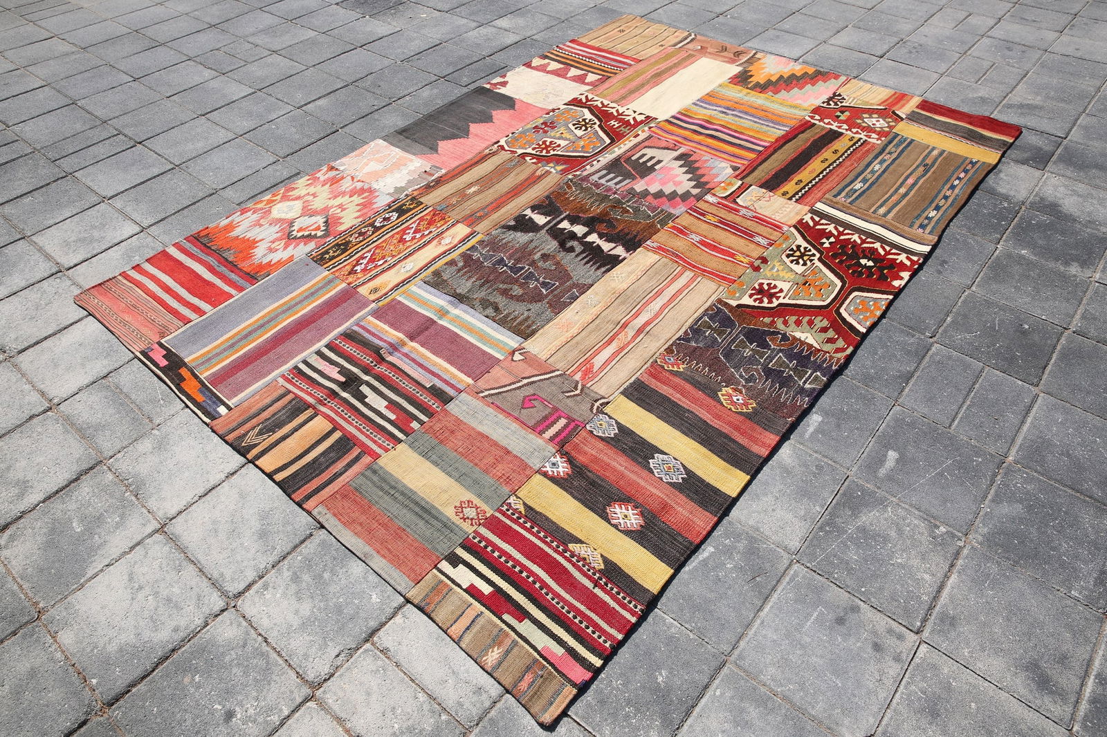 5'10'' x 8'2'' Turkish Handmade Kilim Rug - 122: Title: 5'10'' x 8'2'' Turkish Handmade Kilim Rug - 122Description:5'10'' x 8'2'' Turkish Handmade Kilim Rug - 122Origin:TurkiyeDate/Period:1960-90Materials:Wool,CottonDimension:5'10''x8'2'' ft,