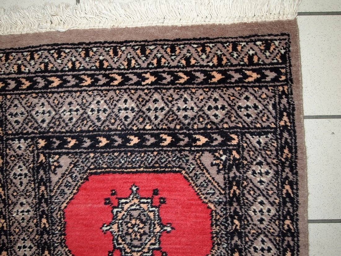 Handmade vintage Uzbek Bukhara rug 2.1' x 5.6' (65cm x 170cm) 1960s - 2