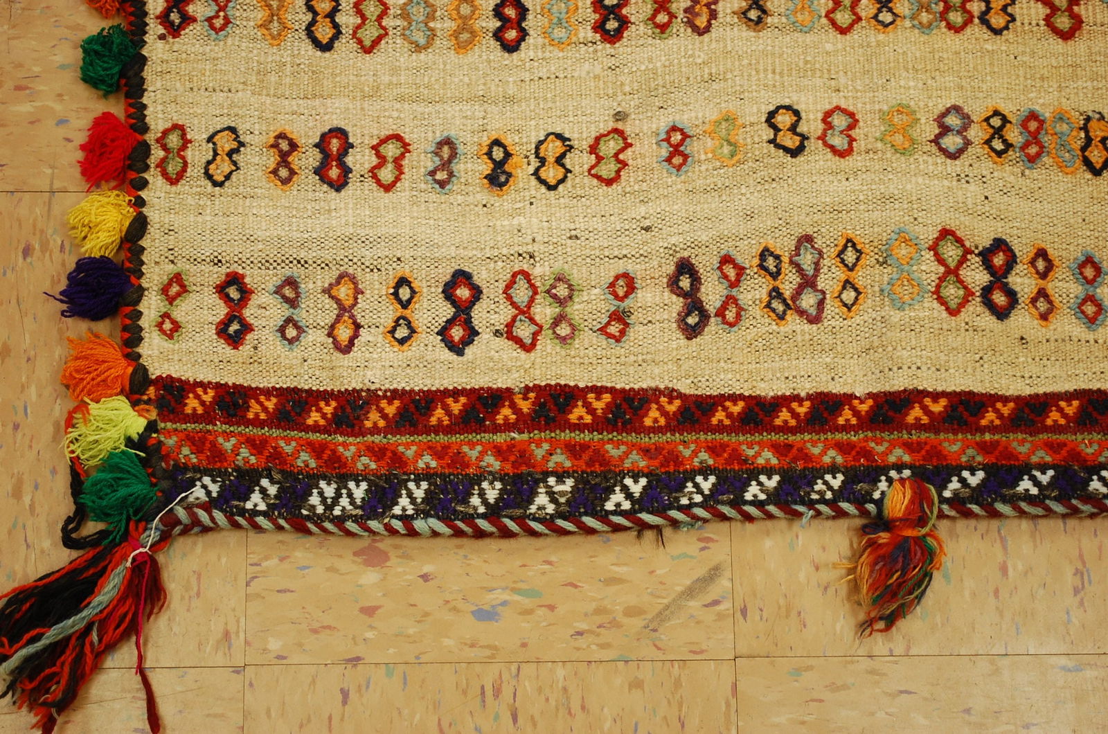 Persian SHIRAZ QASHKI KILIM RUG 3'3" x 4'10" - 3