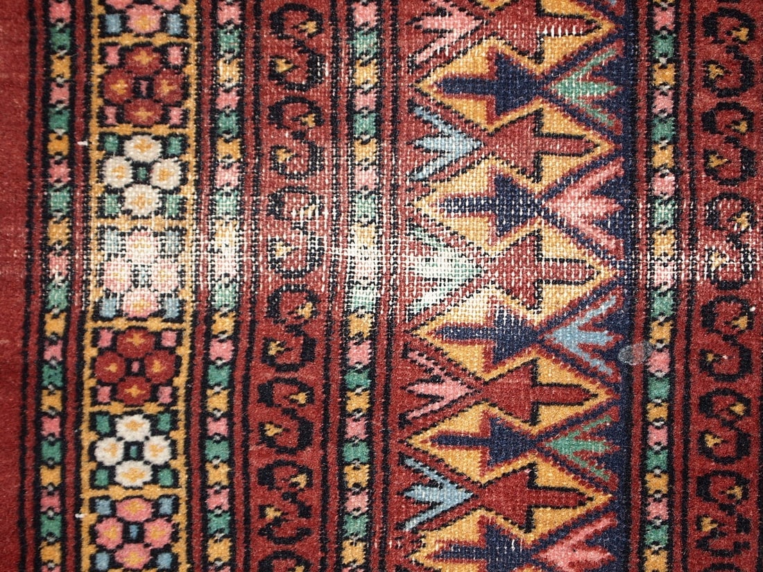 Handmade vintage distressed Uzbek Bukhara rug 4.2' x 6.5' (128cm x 199cm) 1960s - 4