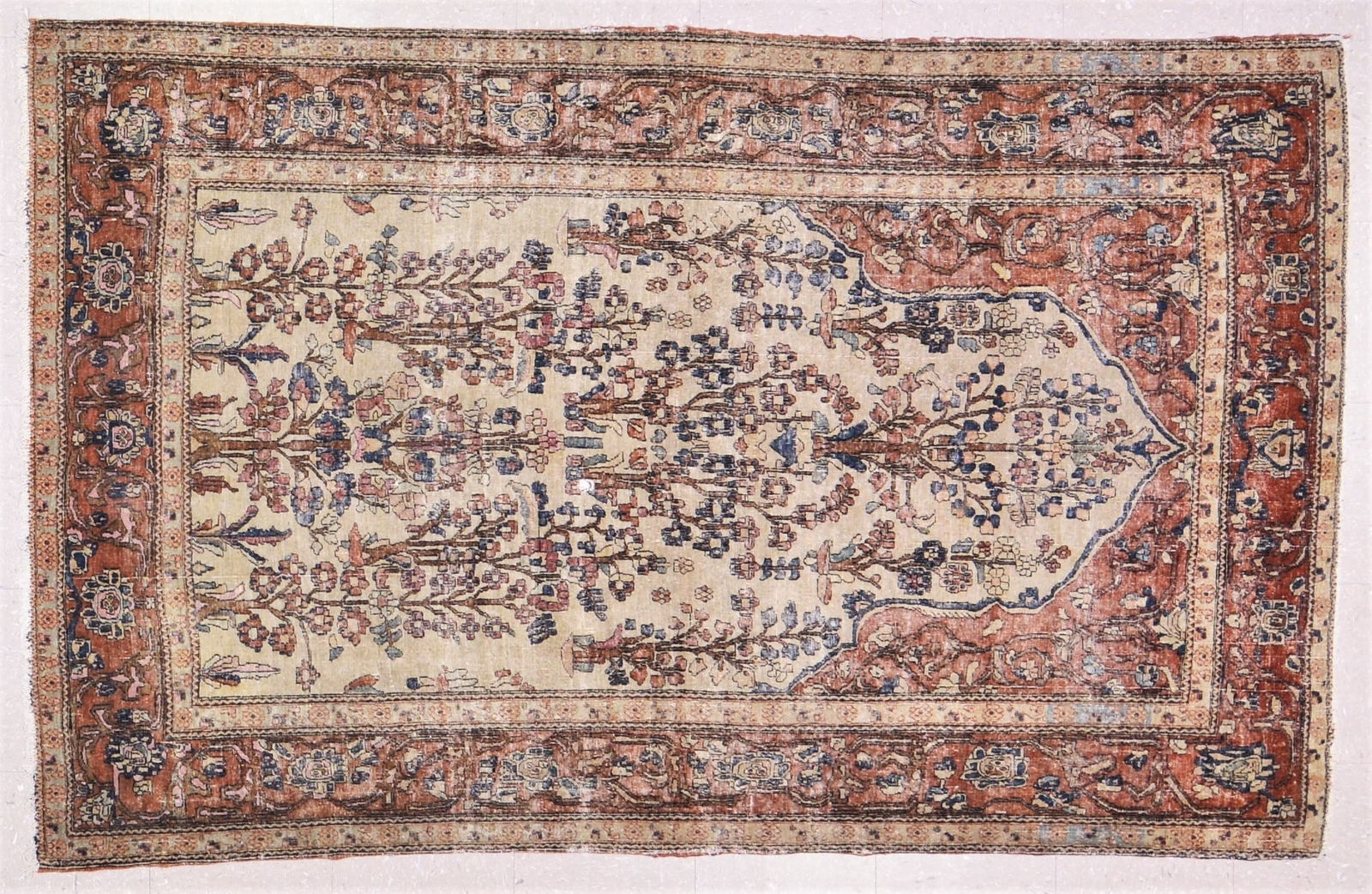 HAND KNOTTED RUG; PERSIAN: Title:HAND KNOTTED RUG; PERSIAN Description: Structure: HAND KNOTTED Origin: PERSIAN Size: 4'6X7'3 Style: MASHAD Material: WOOL Design: PERSIAN Condition: ANTIQUE Care: PROFESSIONAL Reserve: $2,250.00