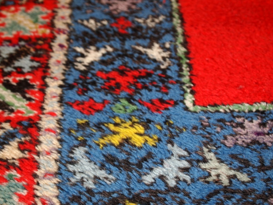 Handmade vintage Moroccan Berber rug 5.6' x 7.9' (170cm x 240cm) 1970s - 7