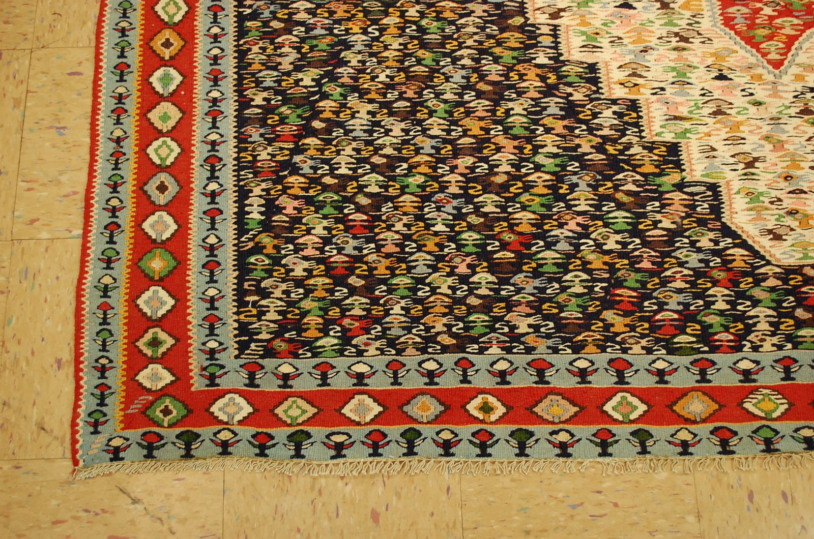 Persian KILIM RUG 6'6" x 9'8" - 3