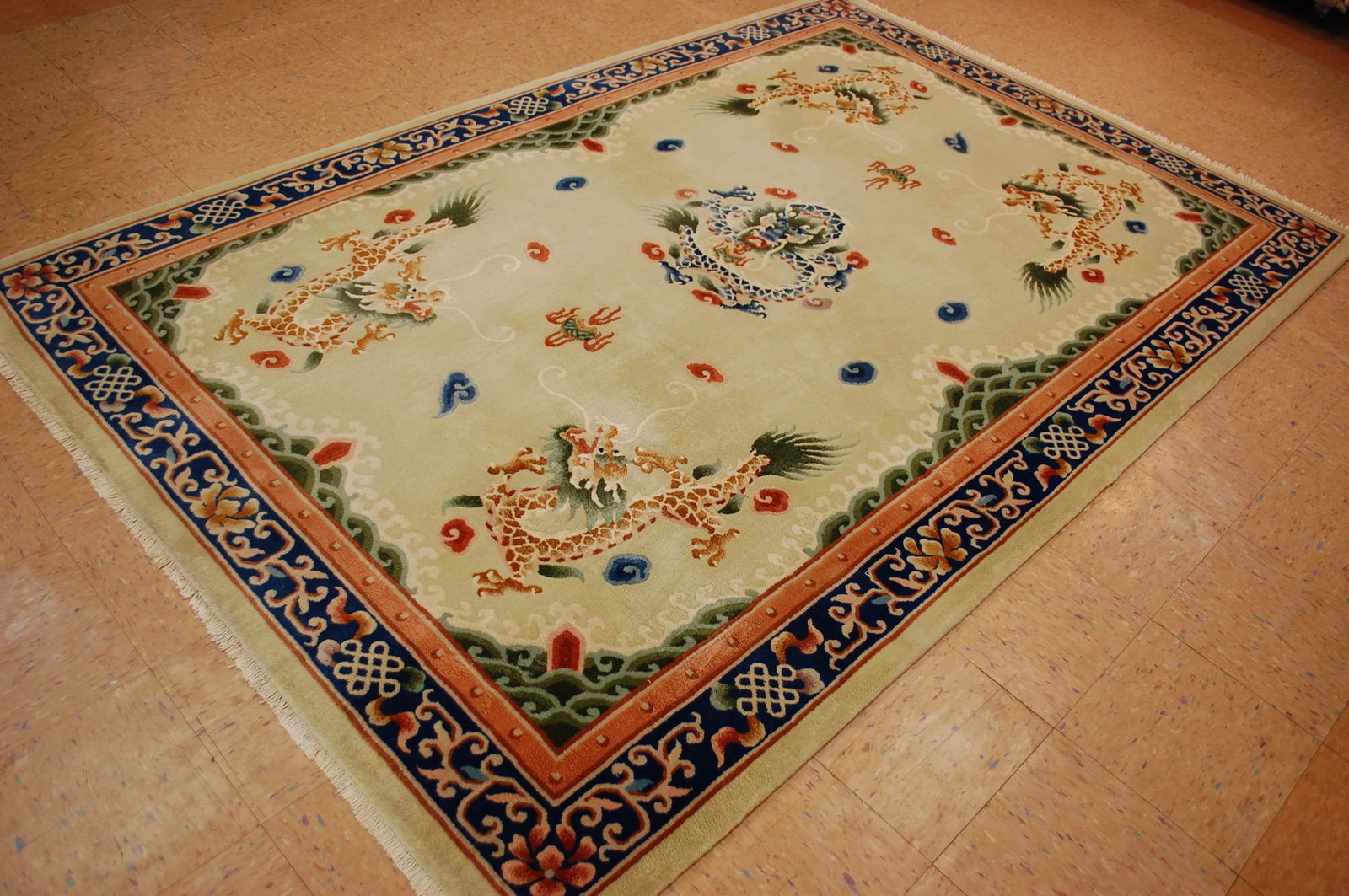 CHINESE NICHOLS RUG 5'10" x 8'10" - 10