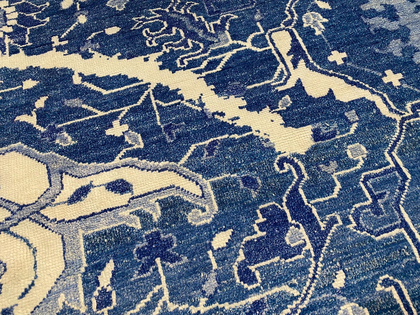 Stunning Modern Rug 8x10 - 5