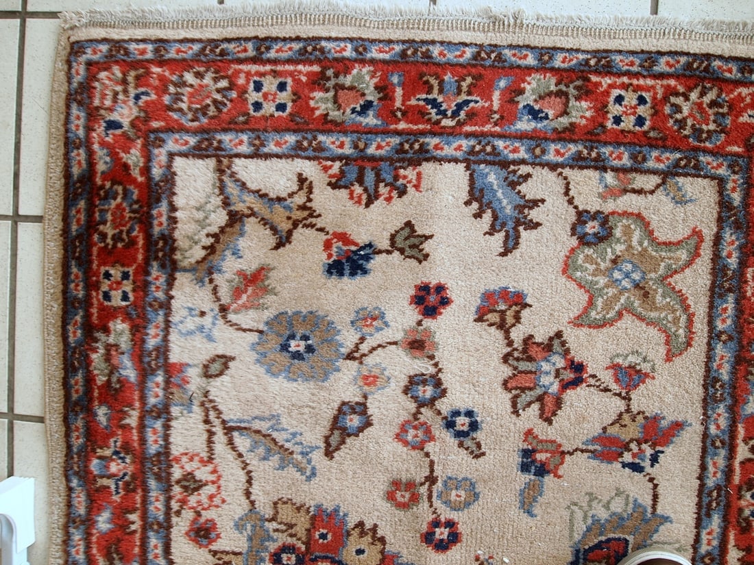 Handmade vintage Pakistani Lahore rug 2.5' x 4.6' ( 77cm x 141cm ) 1950s - 3