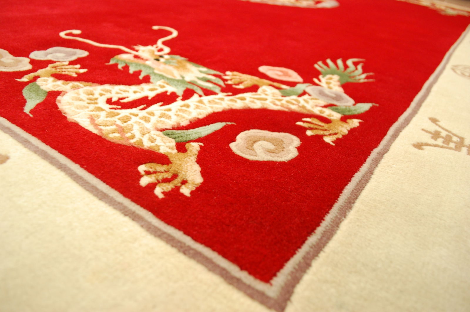 CHINESE NICHOLS RUG 6' x 9' - 11