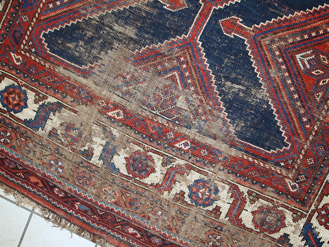 Handmade antique distressed Persian Shiraz rug 4.9' x 11.2' (152cm x 342cm) 1900s - 7