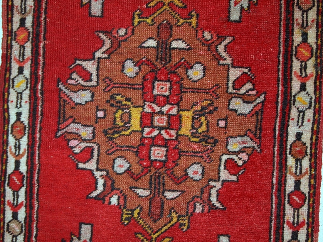Handmade vintage Turkish Yastik rug 1.6' x 3.1' (50cm x 96cm) 1960s - 4