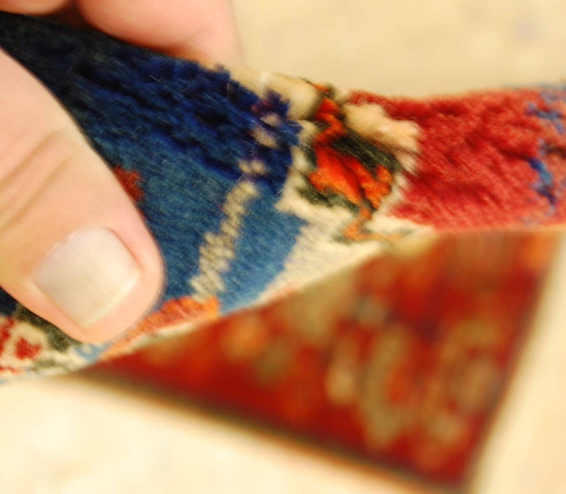 PERSIAN SHIRAZ RUG 1'8" x 1'10" - 9