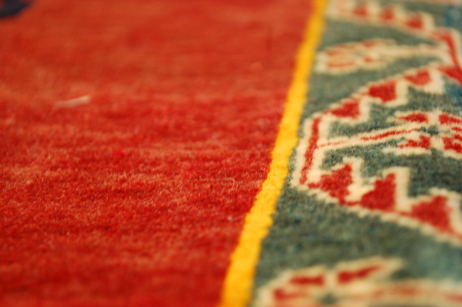 PERSIAN SHIRAZ RUG 2' x 2' - 7