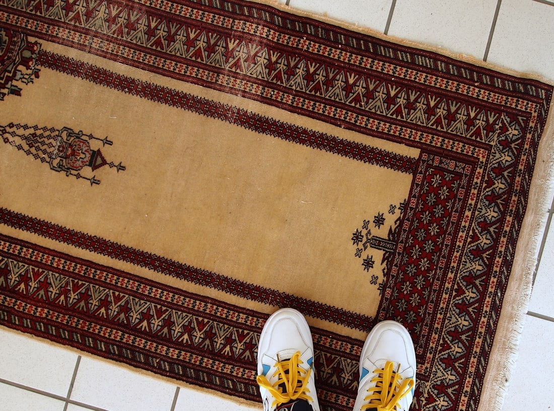 Handmade vintage prayer Pakistani Lahore rug 2.5' x 4.6' (77cm x 140cm) 1960s - 8