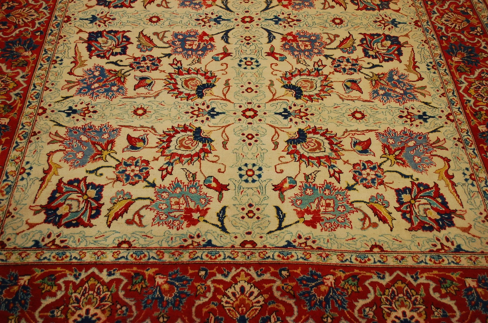 Persian ASFAHAN RUG 6'9" x 10'4" - 11
