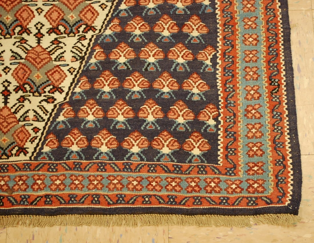 Persian SENNAH KILIM RUG 3'9" x 5'6" - 2