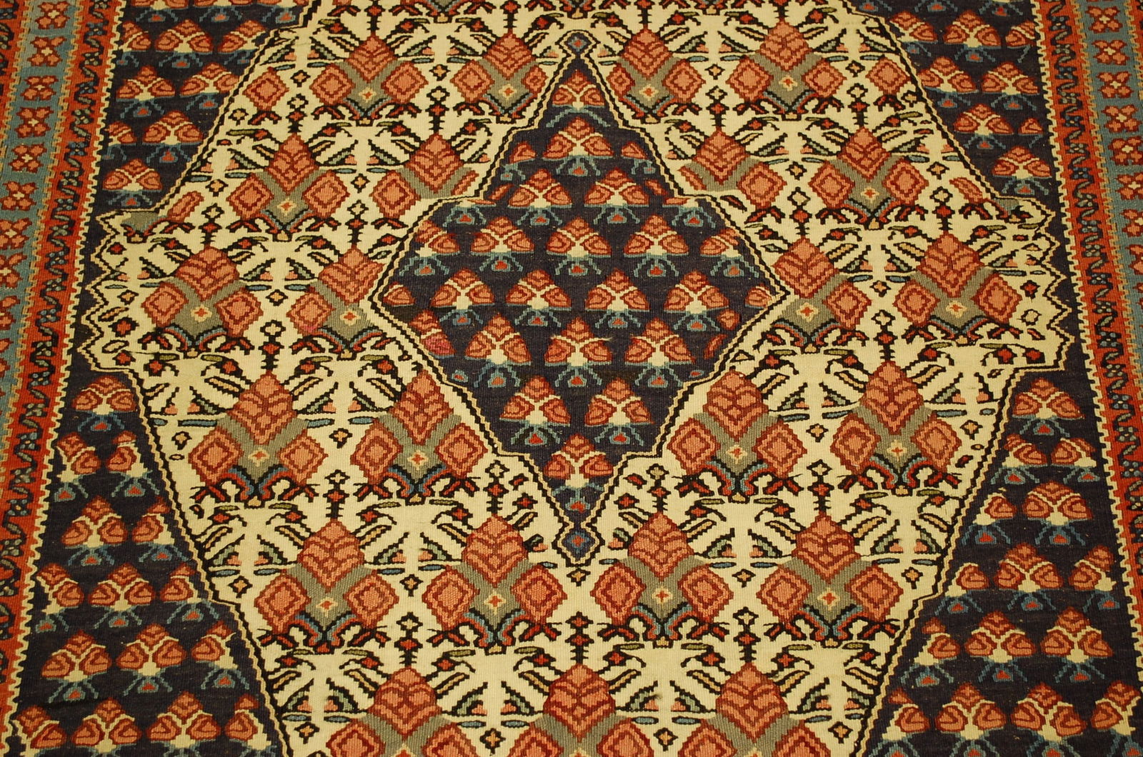 Persian SENNAH KILIM RUG 3'9" x 5'6" - 6