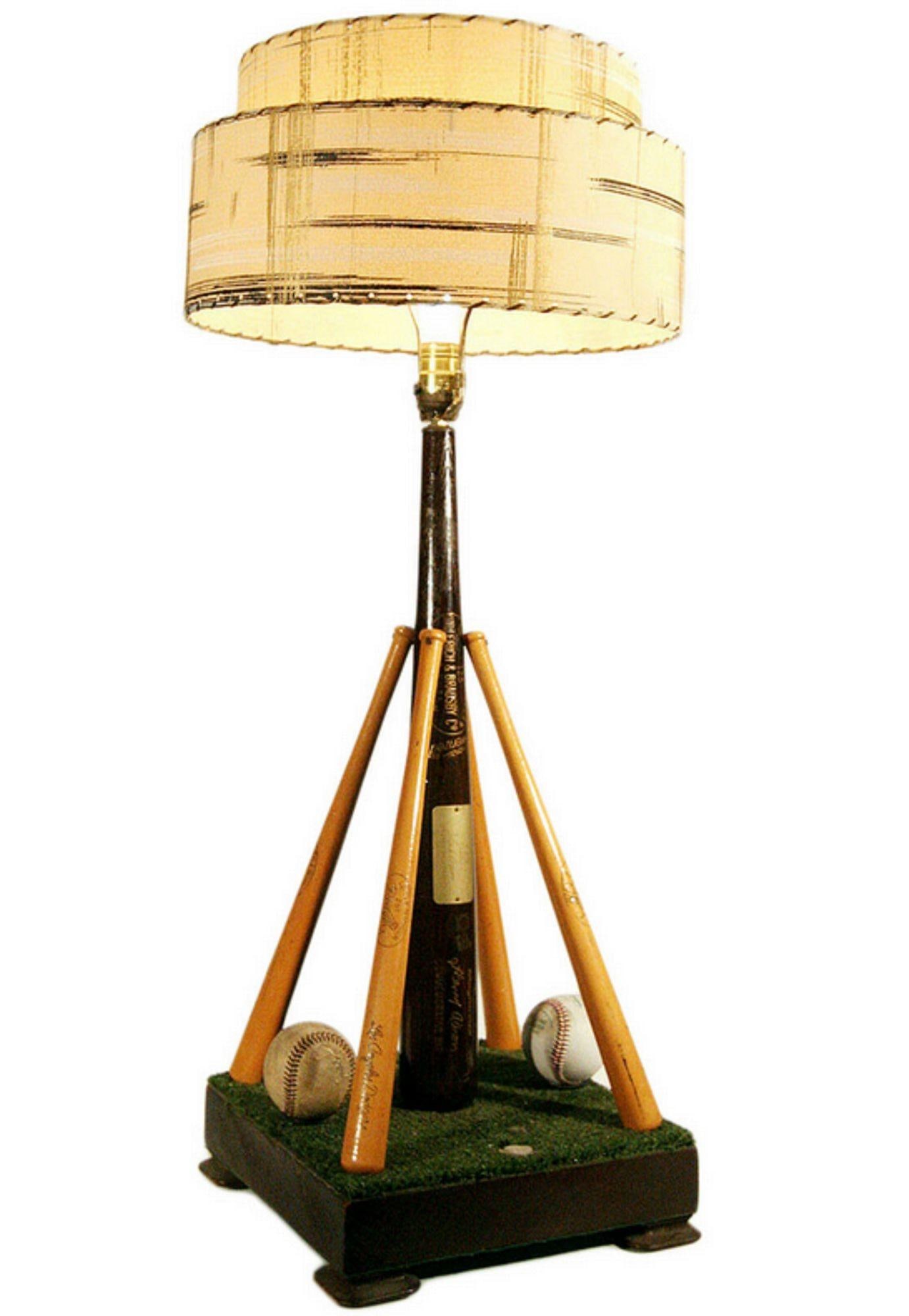 1974 LA Dodgers Hank Aaron Commemorative 715 Homerun Table Lamp - 3