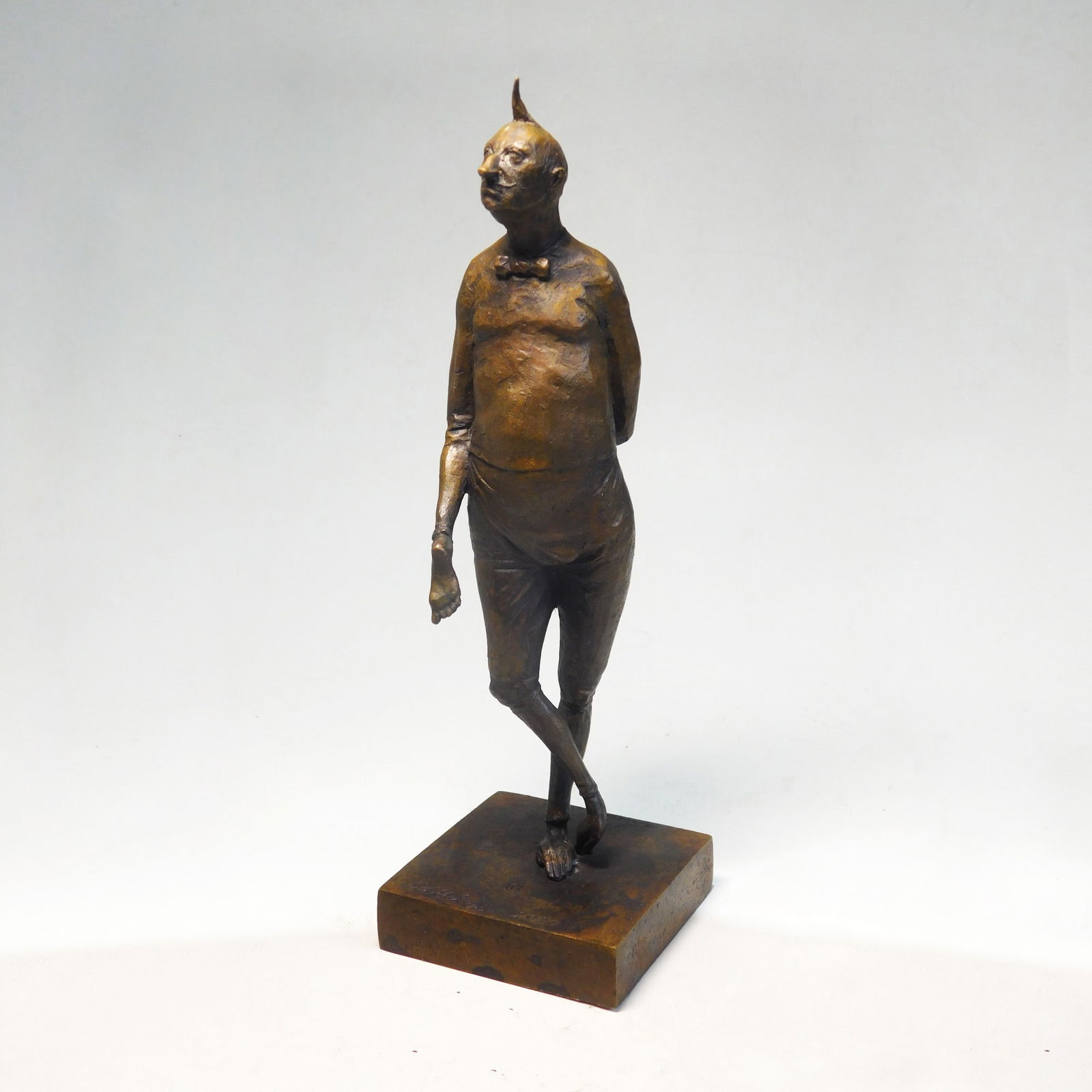 Master - bronze sculpture: Title: Master - bronze sculptureDescription: Artist: Shevchuk Dmitry Date/Period: 2023 Materials: Bronze Dimensions: 19 x 7 x 7 cm (7.5" x 2.8" x 2.8") Stamp: "D. Shevchuk". Edition: 1/10.