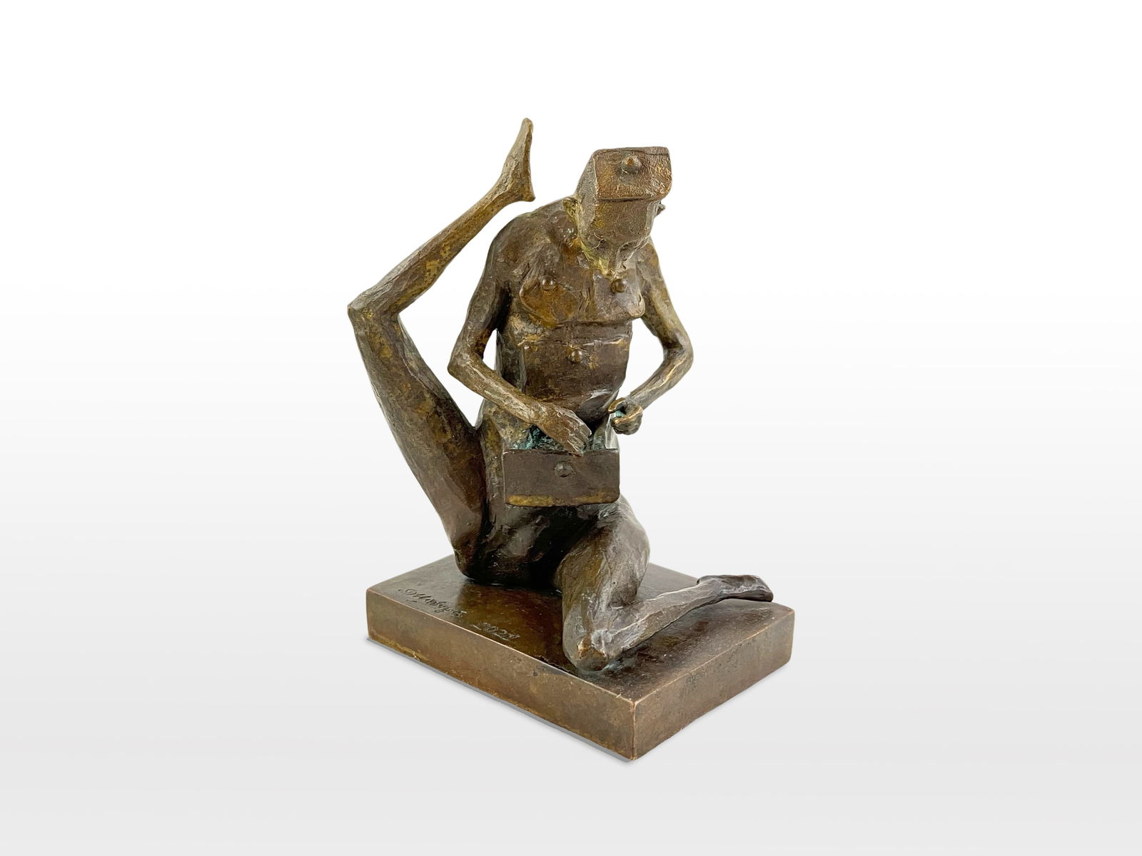 Digging within - bronze sculpture (1 of 14)