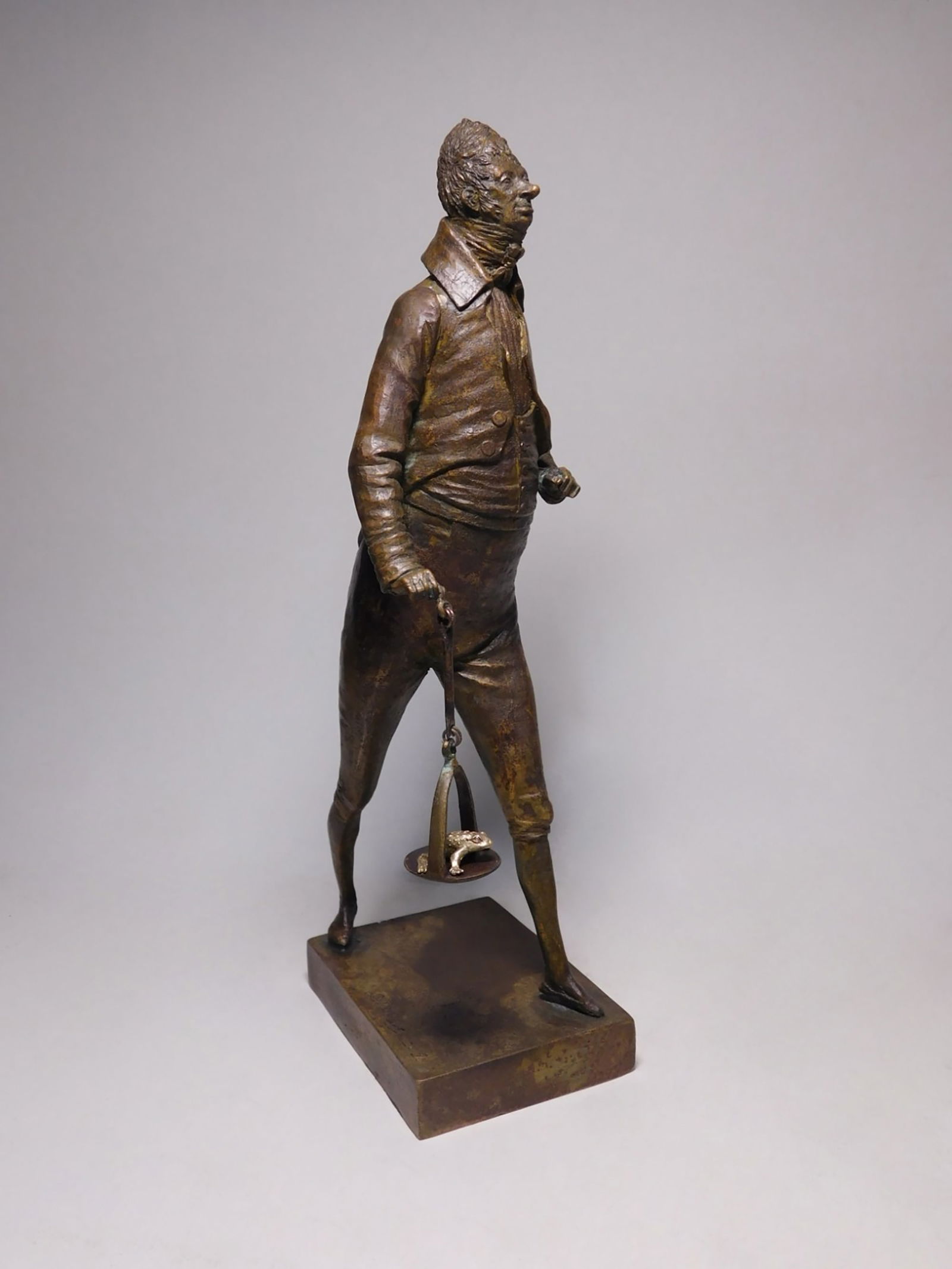 Toad walking - bronze sculpture - 5