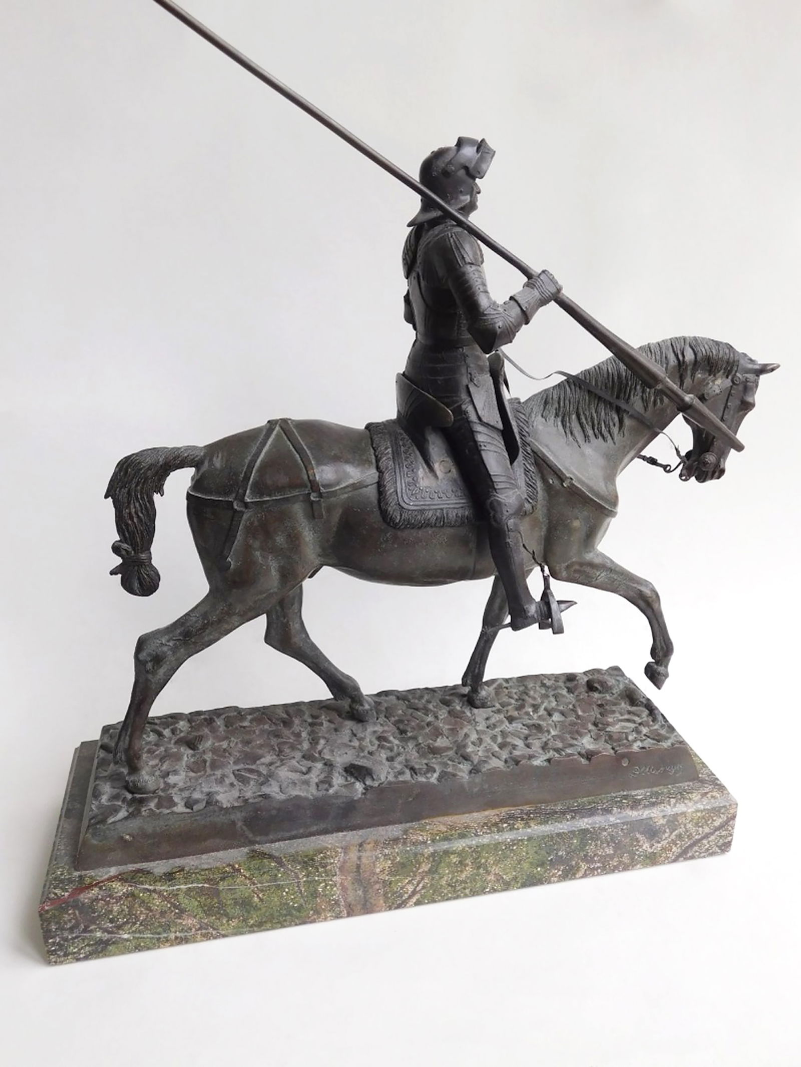 Knight of the XV century - bronze sculpture (1 of 11)