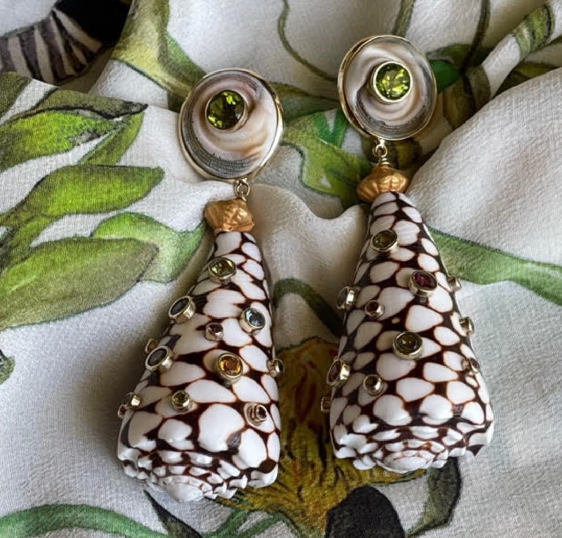 14kt. Gold Opercula Peridot Earrings with Marble Conus Drop - 3