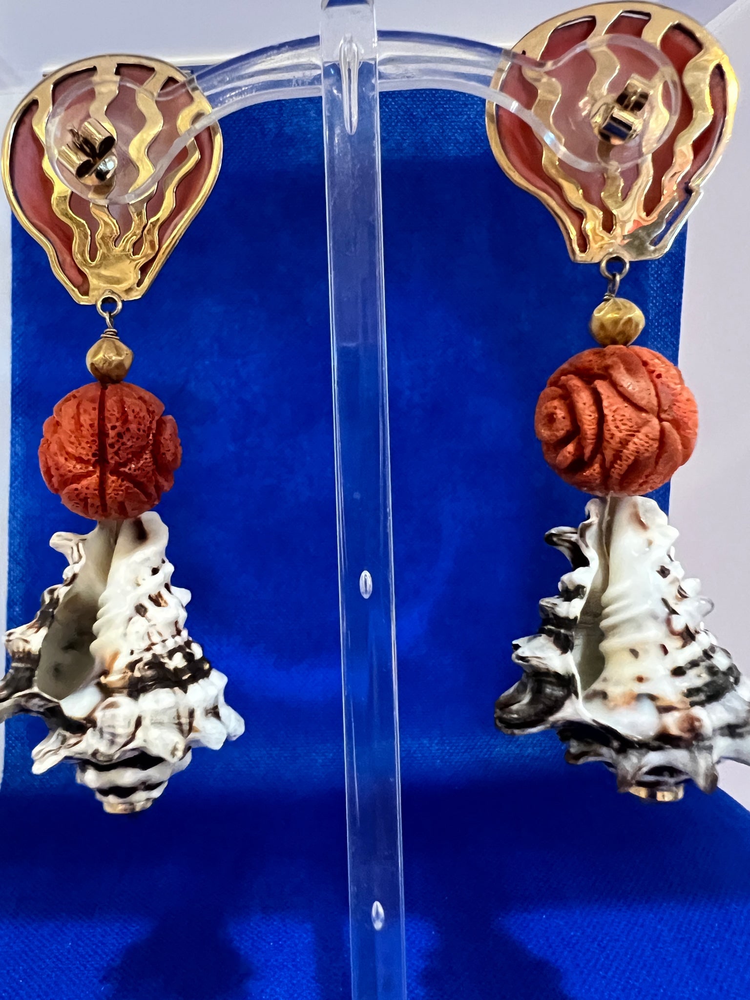 14K Scallop and Coral Murex Earrings - 3